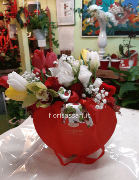 Borsettina cuore con fiori misti