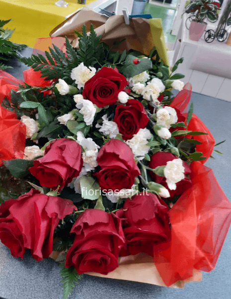 Mazzo rose a gambo lungo