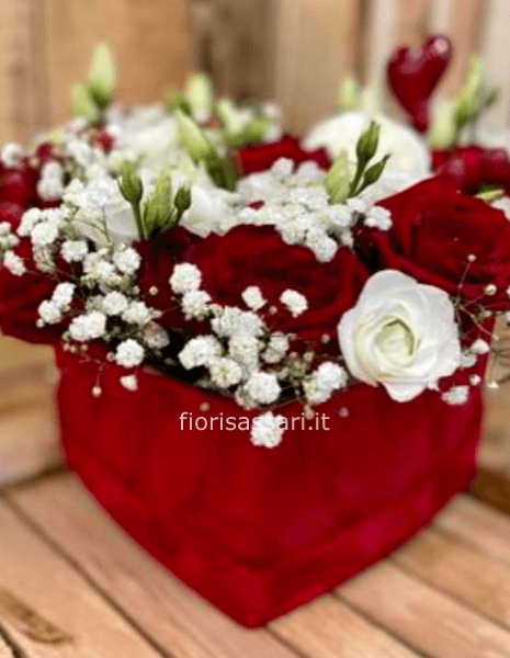 Scatola cuore con rose