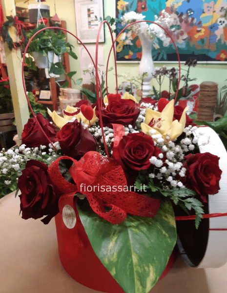 Box flower con rose e orchidee